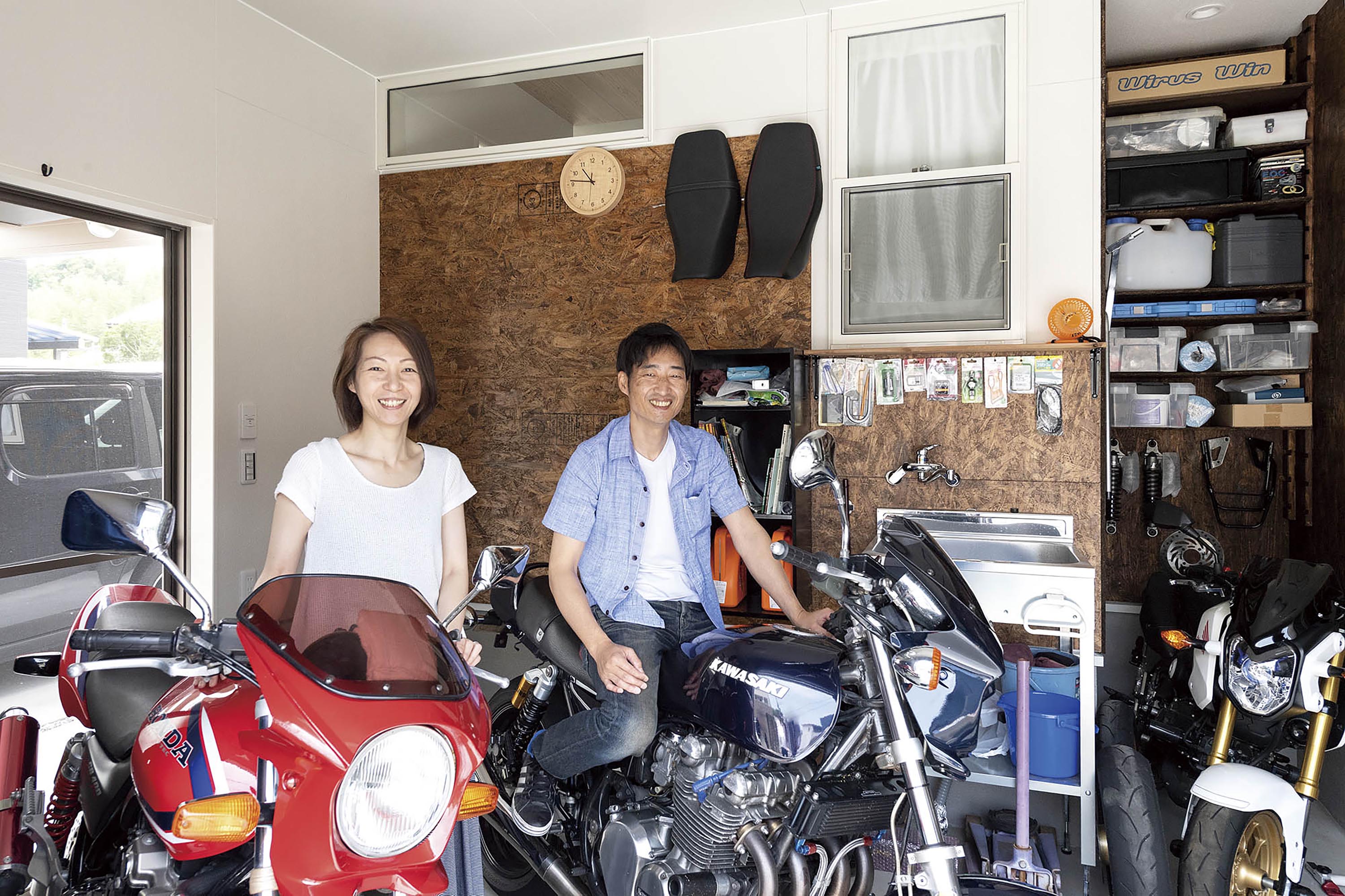 バイクは夫婦で2 台ずつ所有。バイク仲間が遊びにくる賑やかなお住まいになった